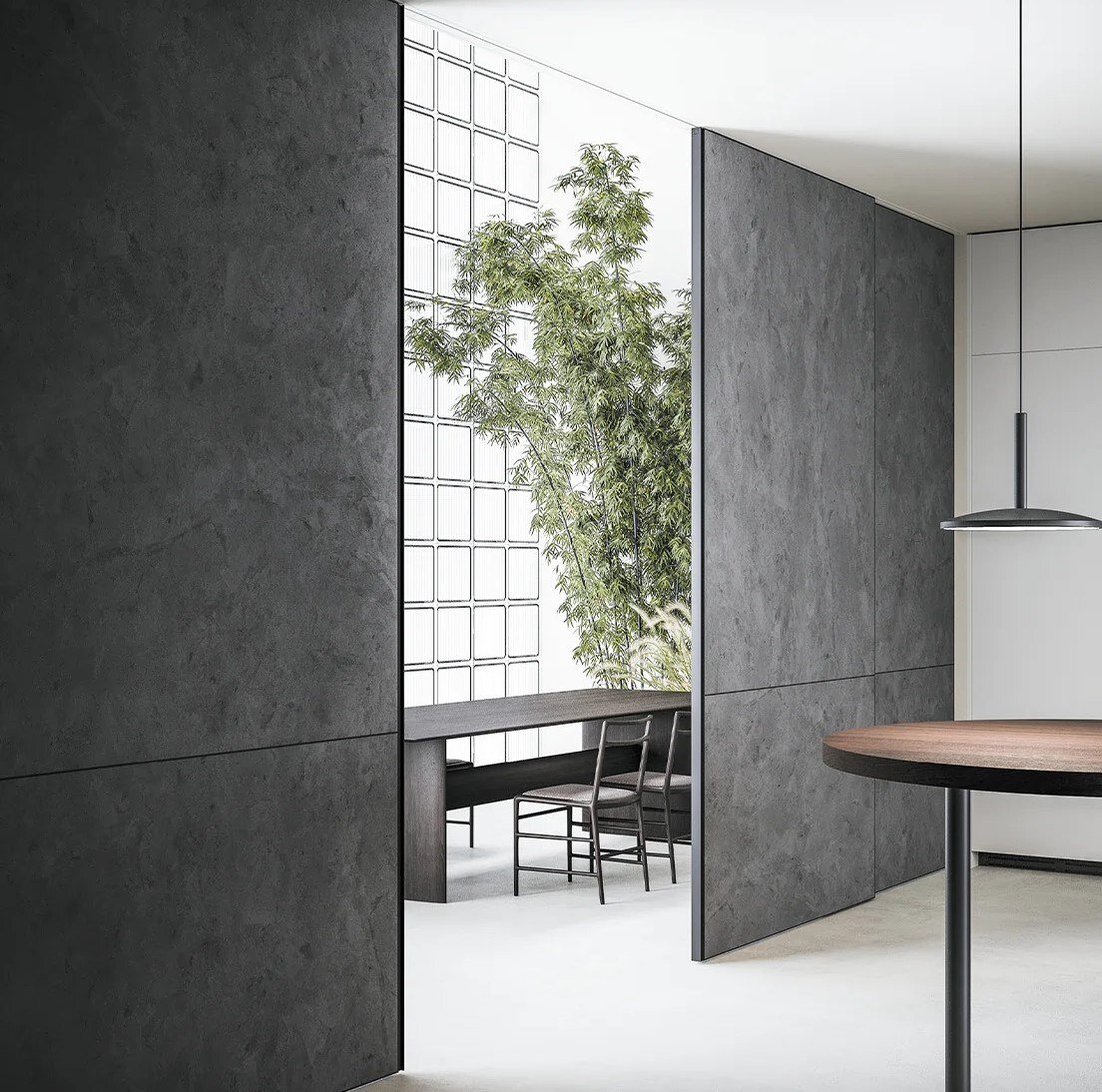  Тип открывания двери влияет на ее характеристики и сложность монтажа. Фото: Интерьерный салон № 1