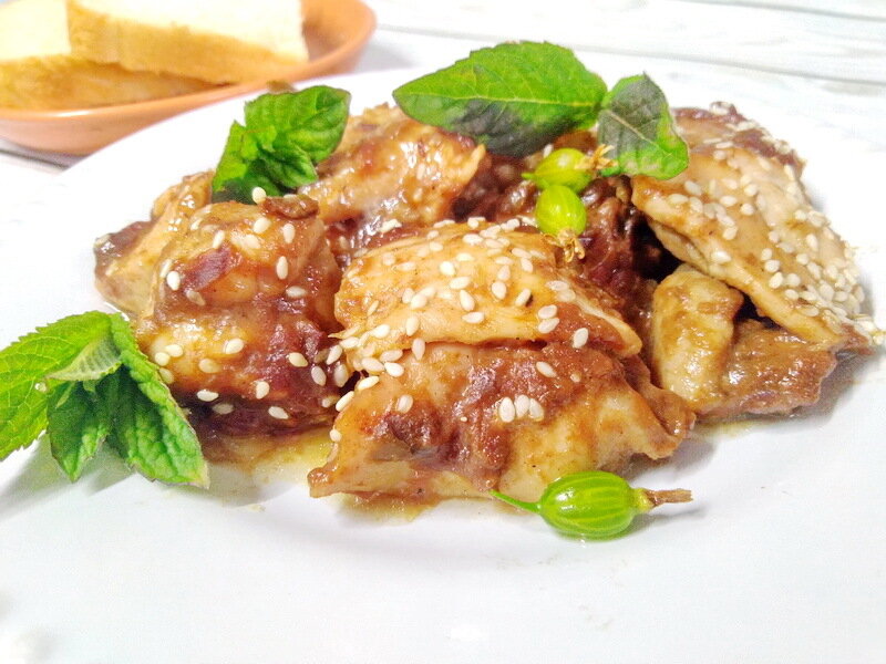    Курица, запечённая в соусе из крыжовника