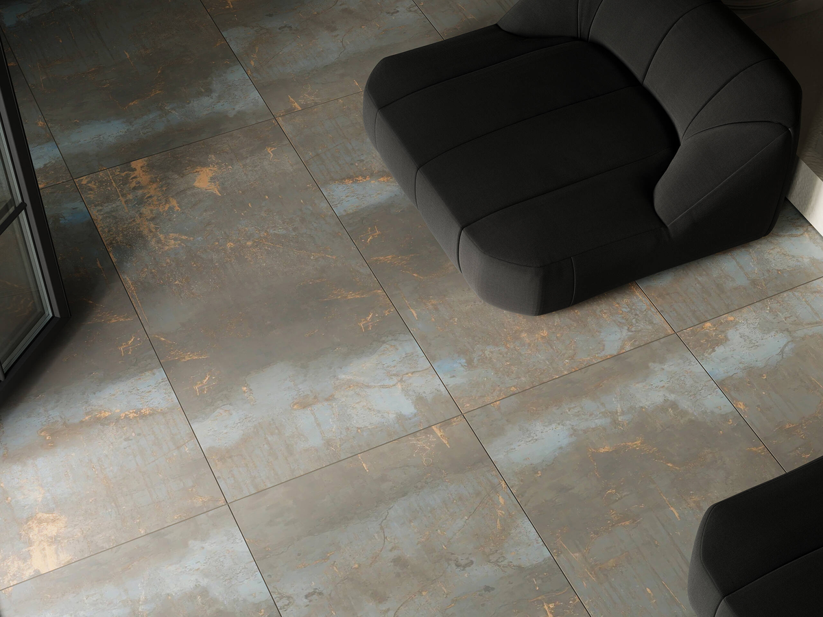 Пол, оформленный керамогранитом Patina от ™ Estima