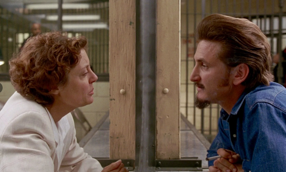 Кадр из фильма "Мертвец идёт" (1995)