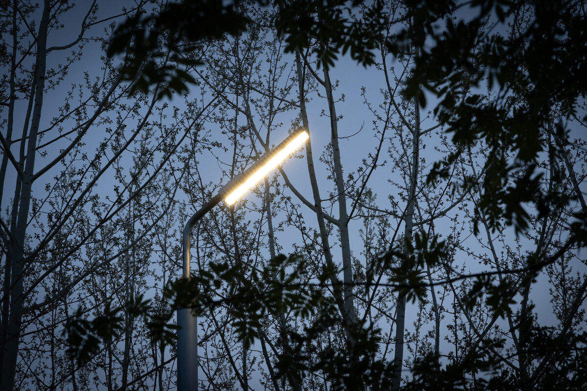 Светодиодное освещение стеллы «Слава Героям социалистического труда»