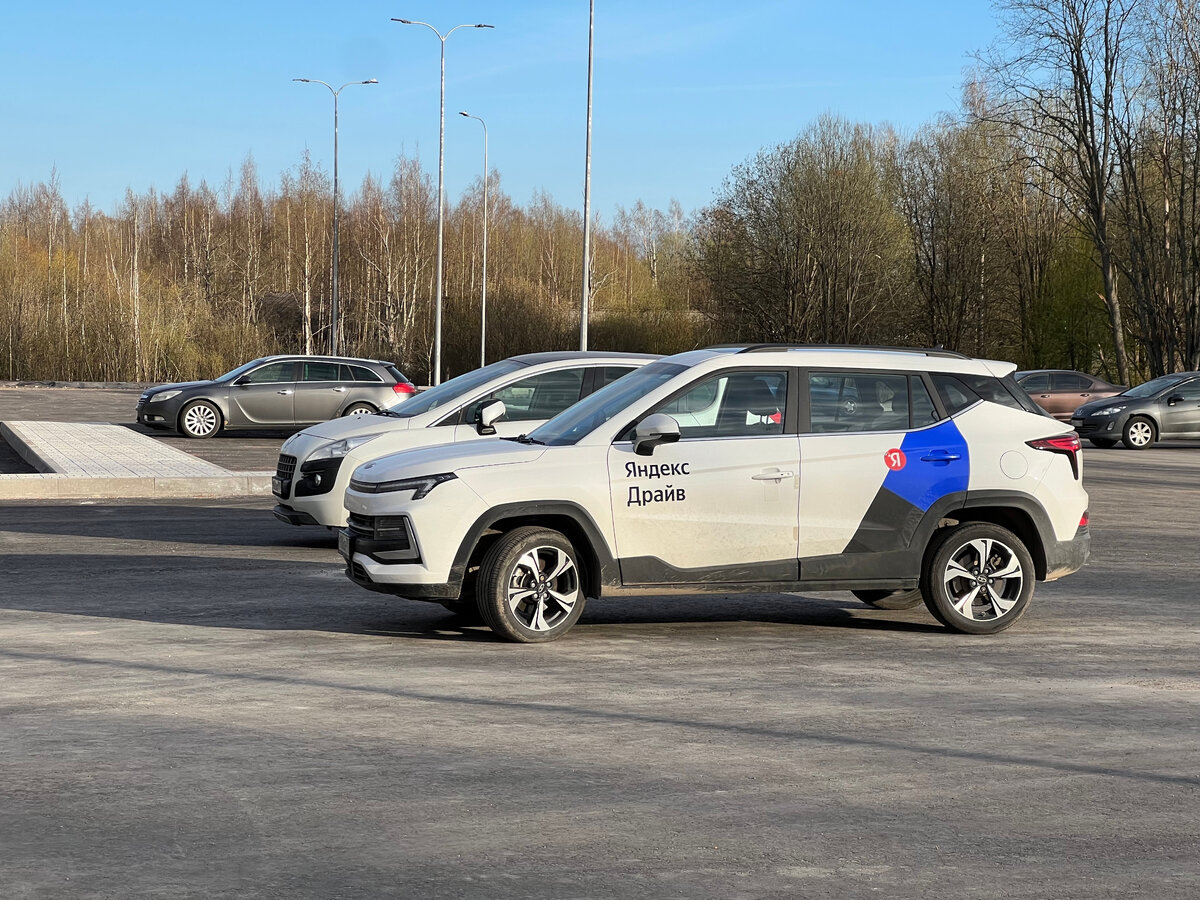 Немного фото машины снаружи и внутри