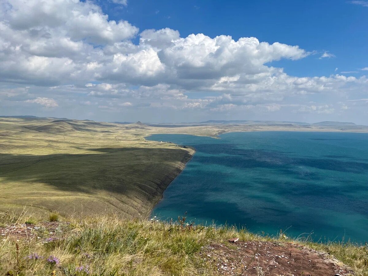 Озеро Белё — самый большой минеральный водоём Хакасии. Фото: Татьяна Беззубова / Яндекс Карты