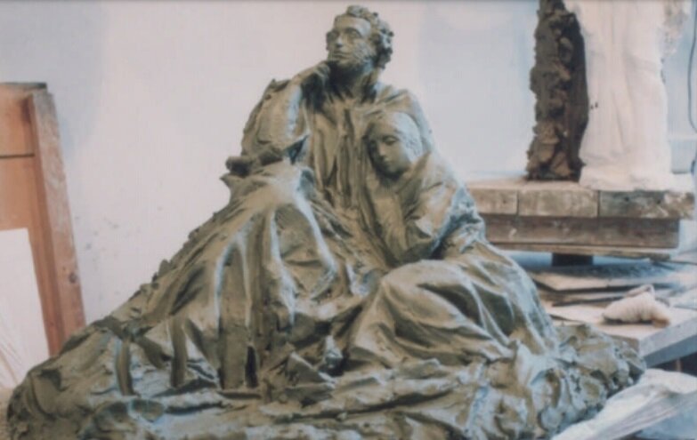 Чаркин. Пушкин и Натали. 1999. Глина.
