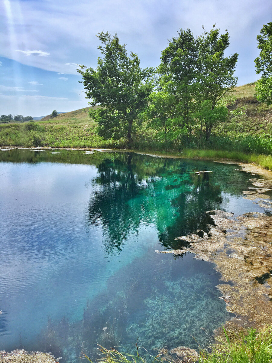 Голубое озеро