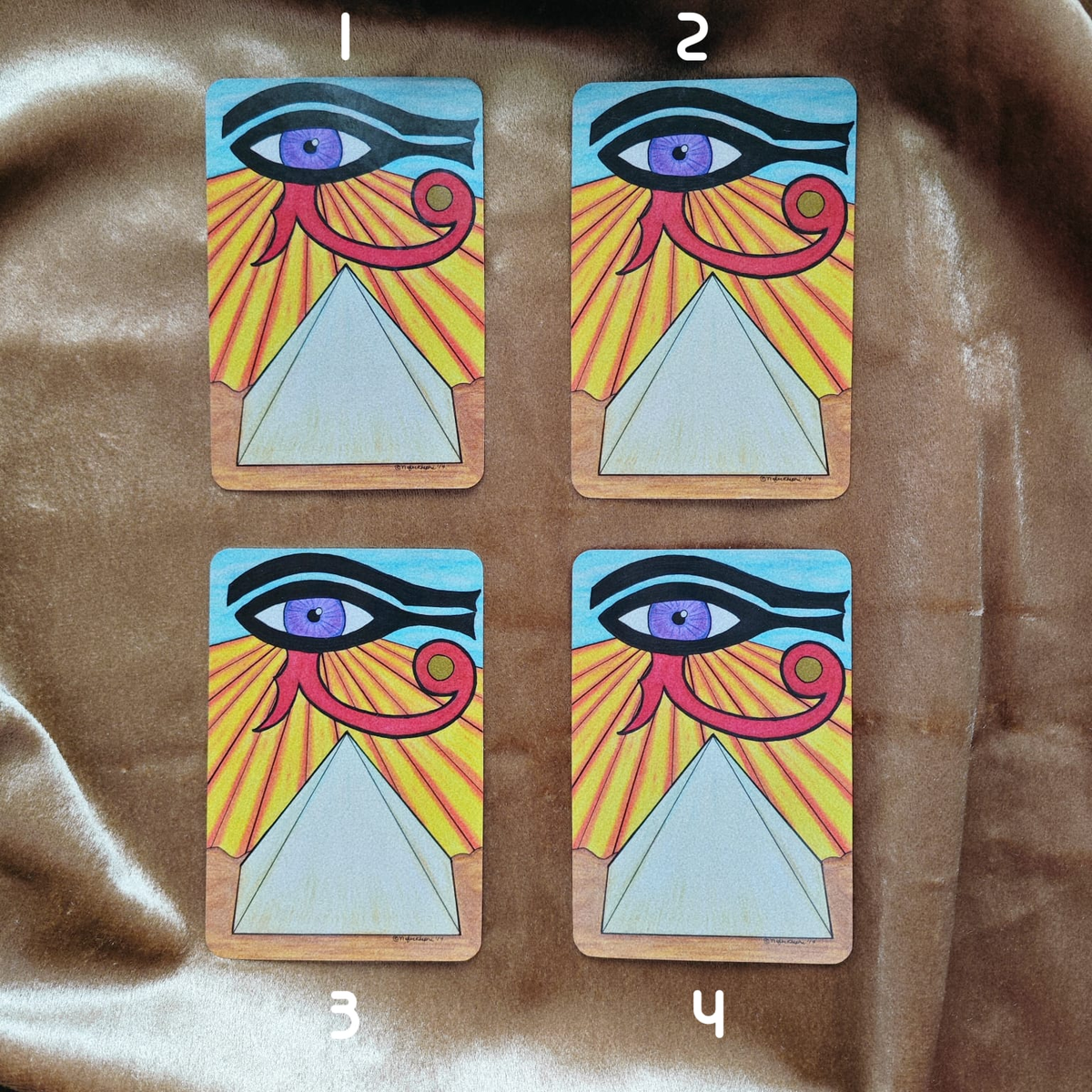 Выберите одну из четырех карт