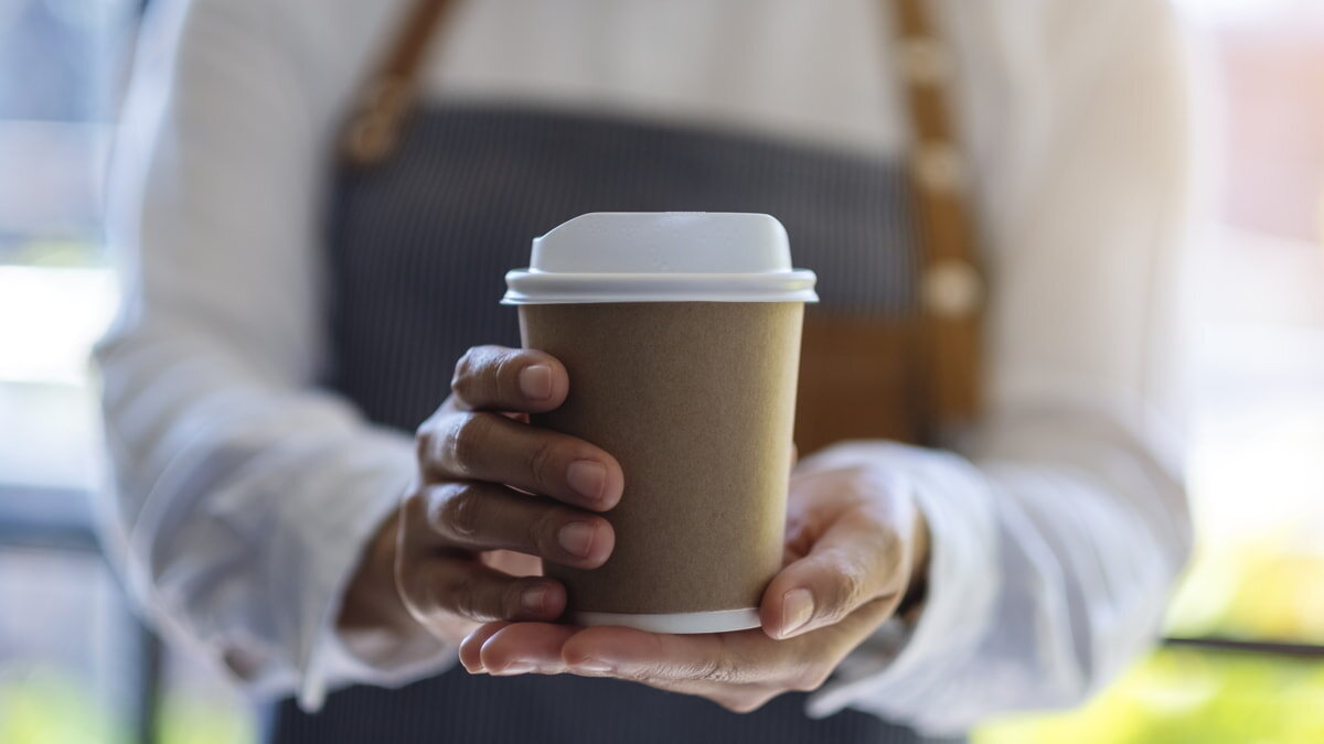 Сотни тысяч стаканчиков в месяц. В Беларуси coffee to go становится  популярнее, чем в чашке? | Office Life | Дзен