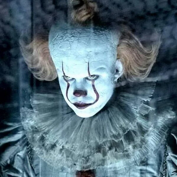     Билл Скарсгард снова сыграет Пеннивайза в сериале-приквеле «Оно»