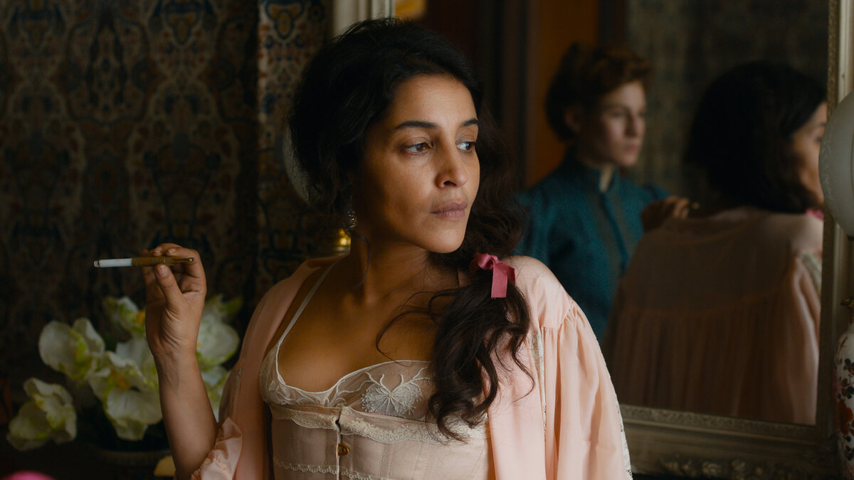    Здесь и далее кадр из фильма «Монтессори_Воспитание любовью»