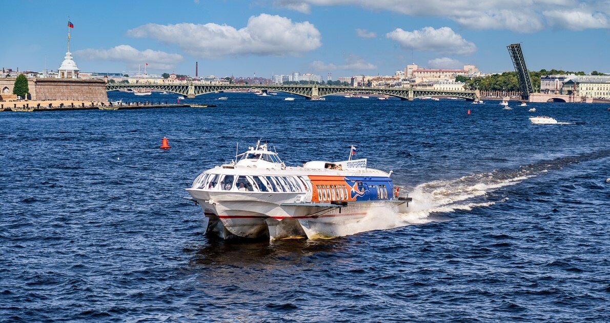    Теплоход "Метеор   
"Источник: sputnik8.com