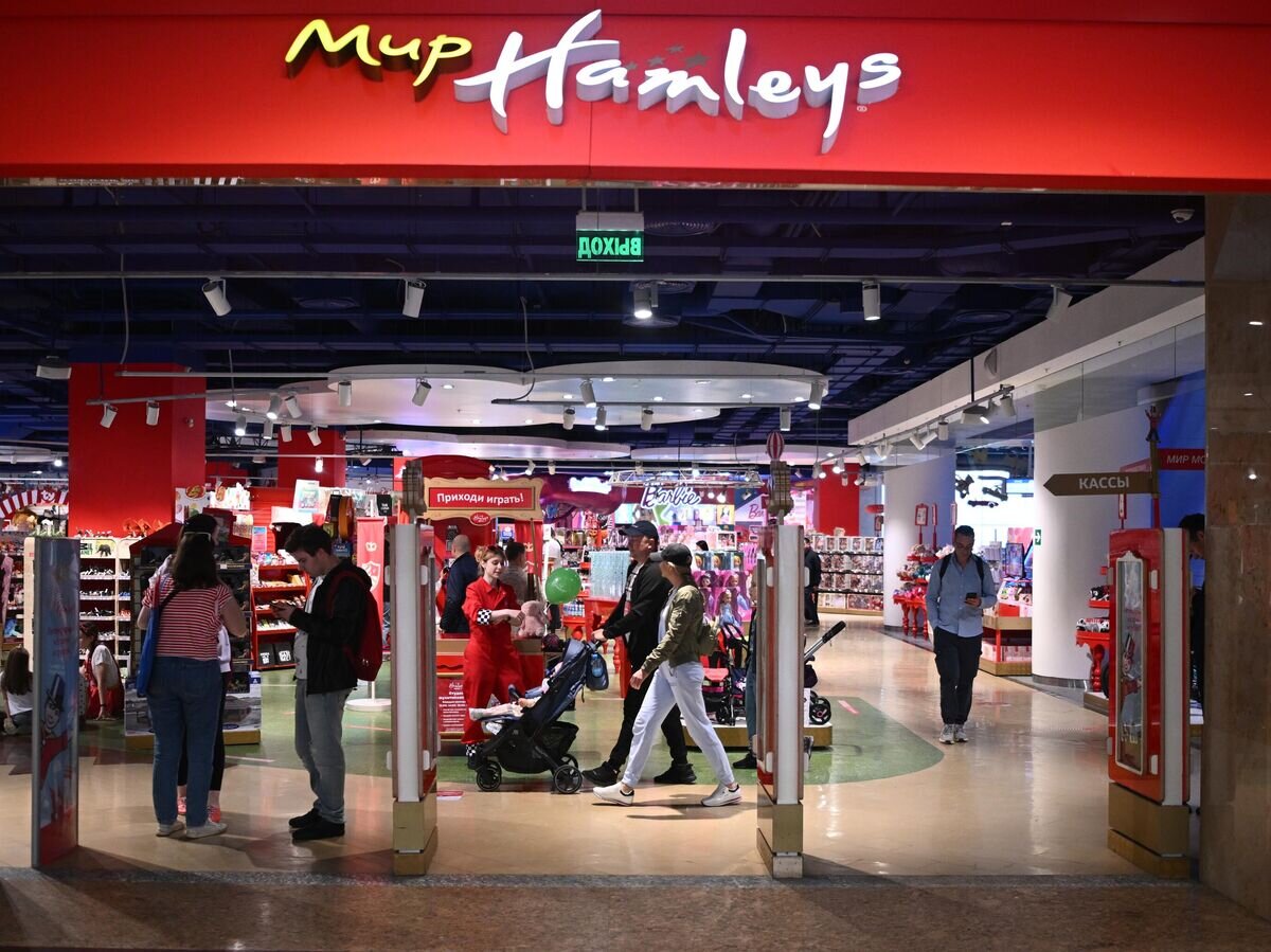    Магазин детских игрушек Hamleys в Центральном Детском магазине на Лубянке© РИА Новости / Владимир Астапкович