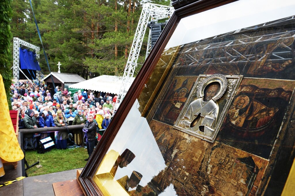 Икона святителя Николы, что возглавляет Великорецкий крестный ход