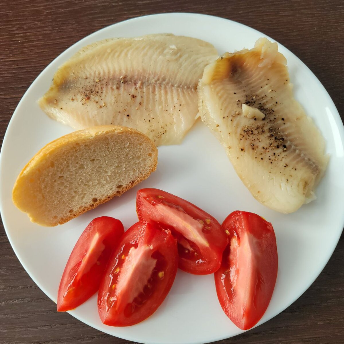 Не знаю, как я это доела. Теперь мне тилапии долго не захочется :)