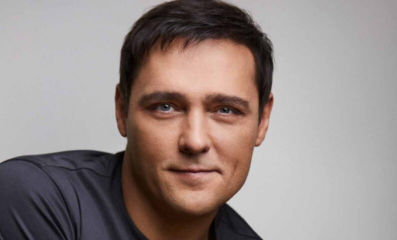 Вот и нет нашего Юрочки". Поклонники прощаются с Юрием Шатуновым Аргументы и Фак