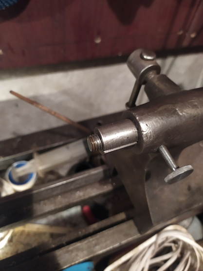 Присоединительная шпилька пиноли