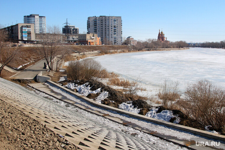 Город Курган, набережная реки Тобол 