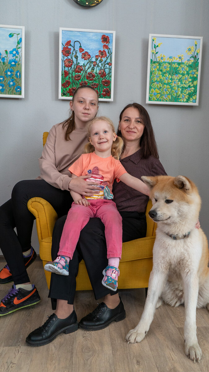 Фотография из личного архива. Я и мои дочери.  