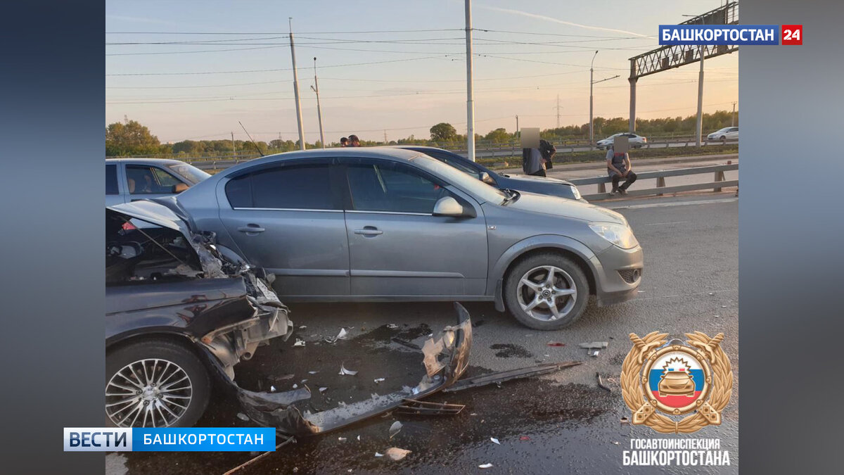    В Уфе на Затонском шоссе столкнулись сразу пять машин: пострадала 60-летняя женщина