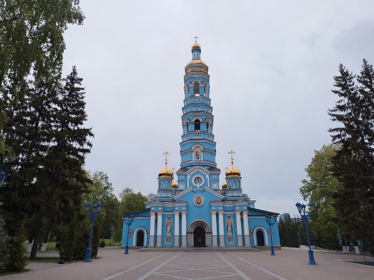 Уфа - столица Башкортостана, где больше половины населения исповедуют ислам. В основном, когда ездишь по Башкирии, встречаешь мечети, а православных храмов довольно мало.-2