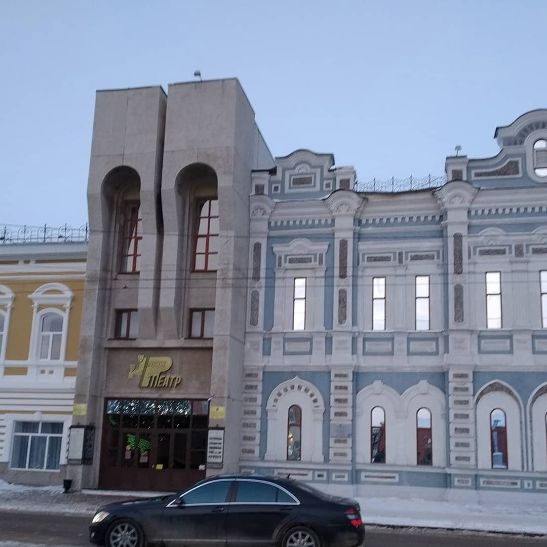 Стерлитамакский русский драматический театр - фасад (личное фото)