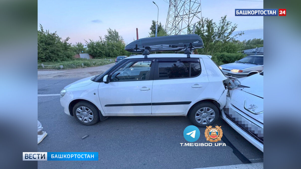    Двое детей пострадали в тройном ДТП на улице Сельской Богородской в Уфе