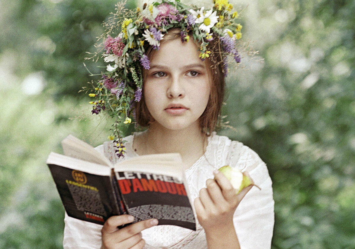 Кадр из фильма «Сто дней после детства»: https://ru.kinorium.com/67080/gallery/?photo=42984114