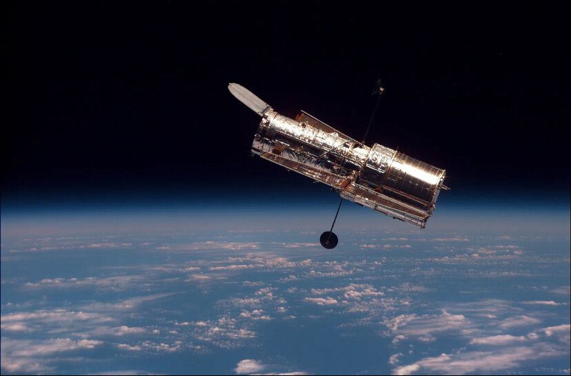 Этот снимок космического телескопа НАСА "Хаббл" был сделан 19 мая 2009 года после развертывания в ходе сервисной миссии 4.
НАСА