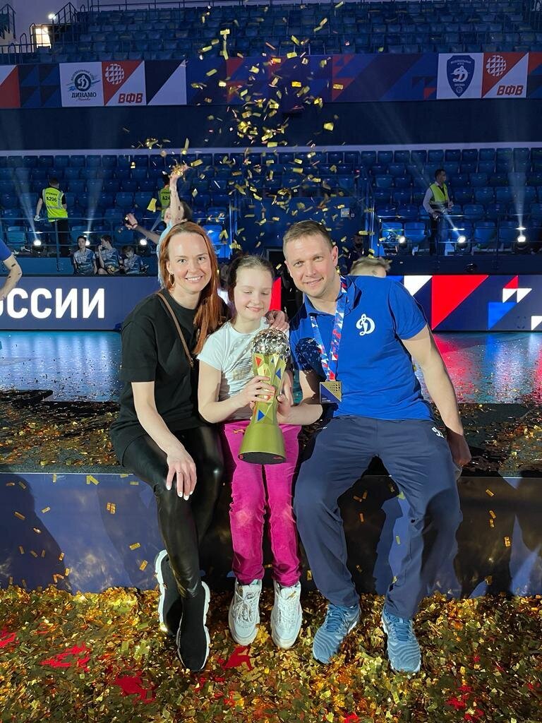 В качестве старшего тренера Алексей Бабешин выигрывал и чемпионат России, и Кубок Европейской Конфедерации волейбола. Фото: из личного архива Марины Бабешиной