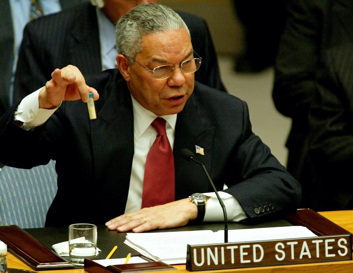 Широко известный случай откровенной лжи с трибуны ООН представителя США, ради достижения своих политических целей