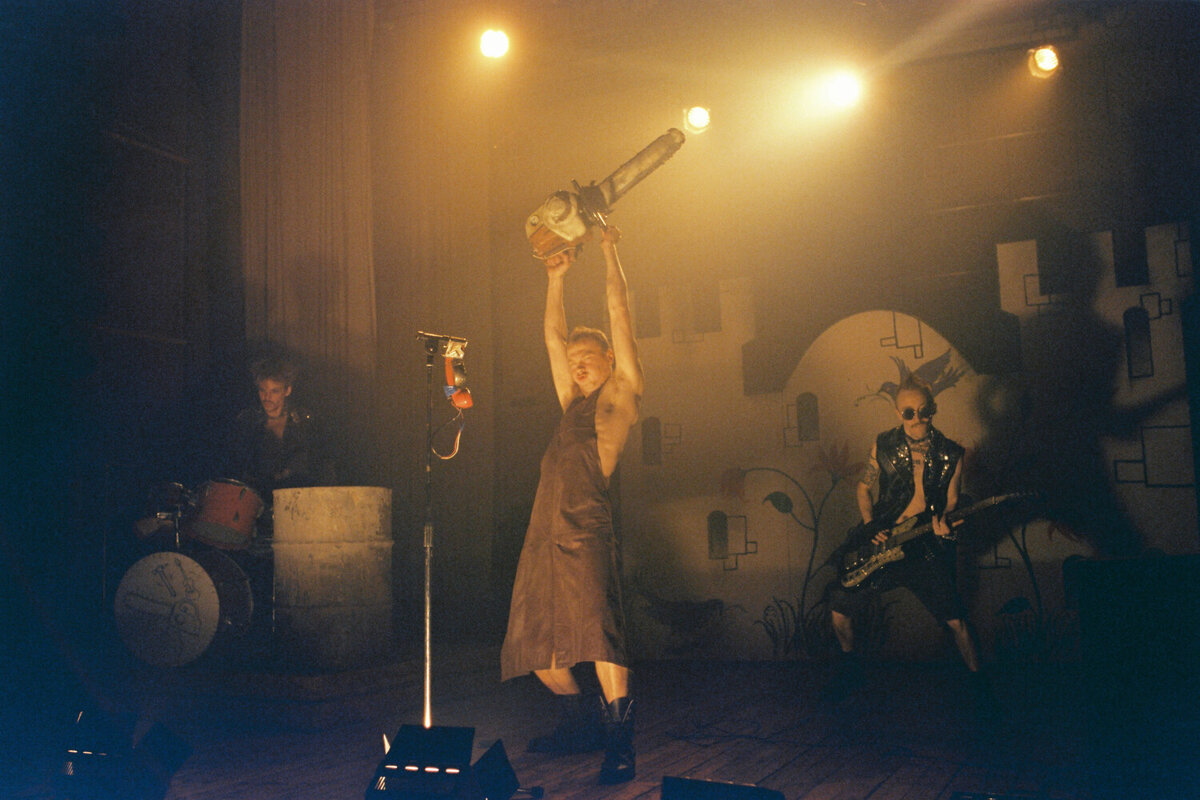 Кадр из фильма «Год рождения»: https://ru.kinorium.com/2895614/gallery/?photo=51871305