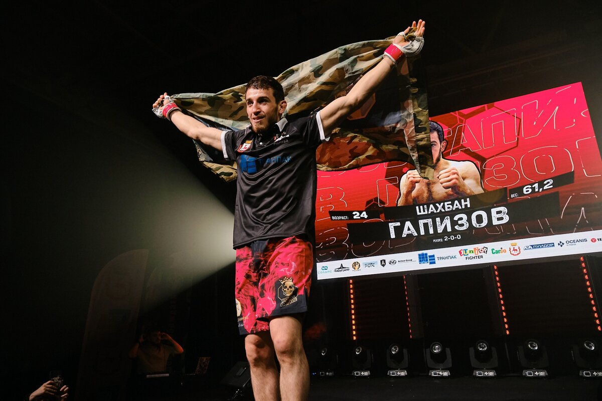 На профессиональном уровне Шахбан Гапизов одержал три победы в трех поединках. Фото: "Школа чемпионов"