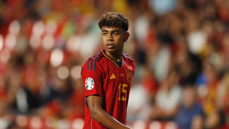    Ламин Ямаль в сборной Испании. Global Look Press