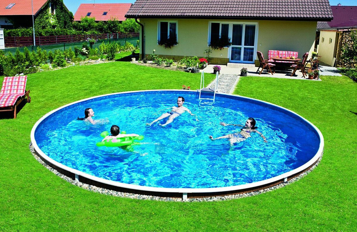 В этом году ехать на море не обязательно. Но только при условии, если у вас есть собственный бассейн, в котором можно расслабиться в знойный летний денёк.