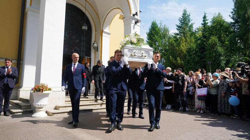 Отпевание заворотнюк в покровском монастыре