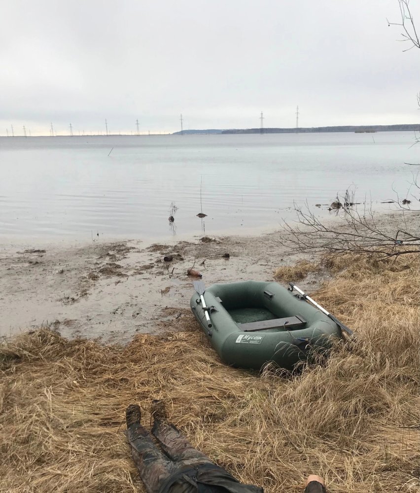    В Югре выпал из лодки и утонул рыбак