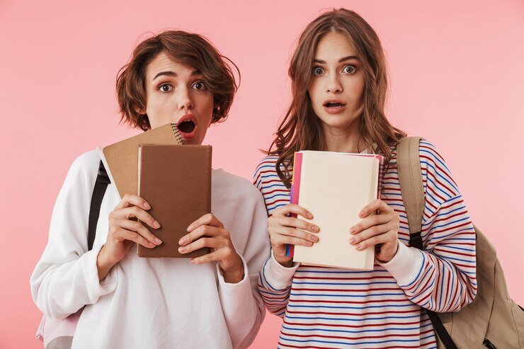 Это не те девочки. Их фото и имена не публикую. Изображение с сайта freepik.com