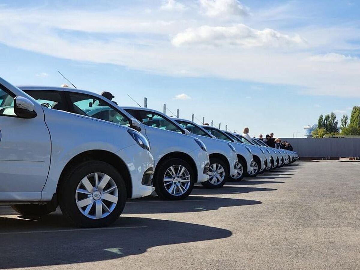    Участники СВО и ветераны боевых действий получили автомобили с ручным управлением© Фото : предоставлено пресс-службой администрации Волгоградской области