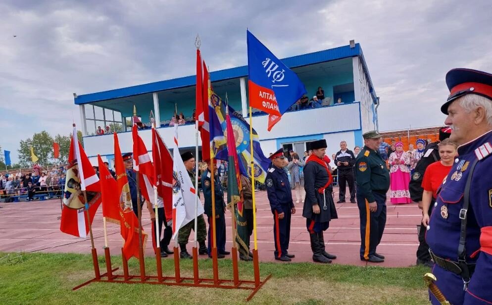 https://barnaul.bezformata.com/listnews/krae-prohodyat-v-mezhdunarodnie-otkritie/108818116/?amp=1