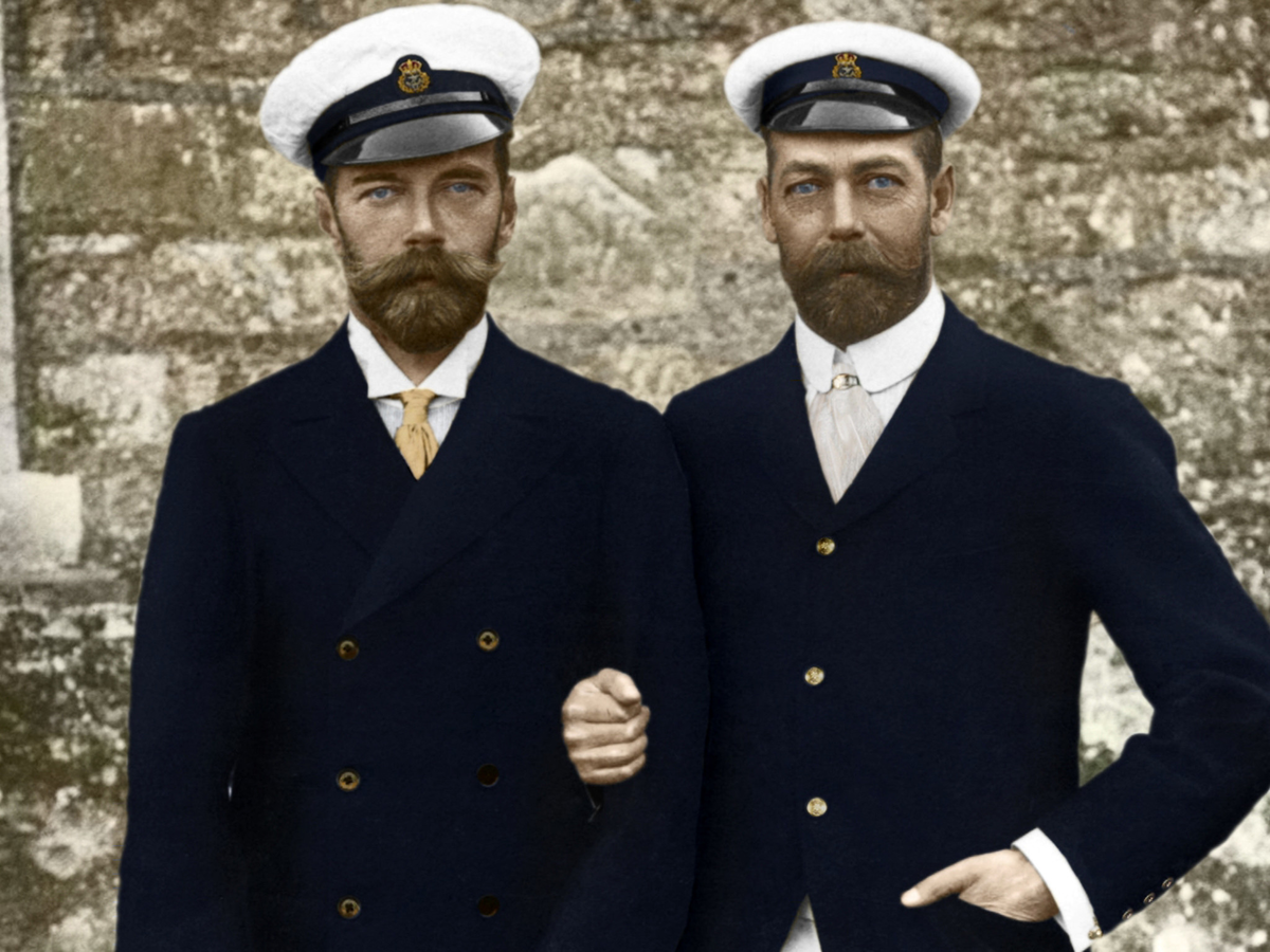 Император России Николай Второй и король Великобритании Георг Пятый - двоюродные братья. Кто из них кто?