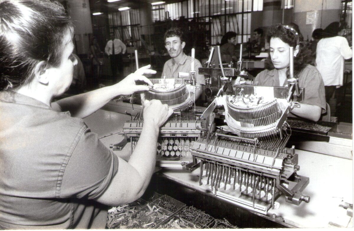 Производство пишущих машинок Olivetti. Изображение: commons.wikimedia.org