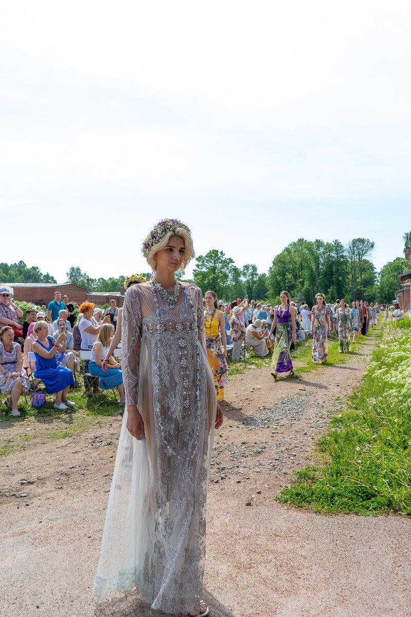 «Сиреневый день». Дефиле в комплексе «Верхние теплицы». Фото: ГМЗ «Царское Село»