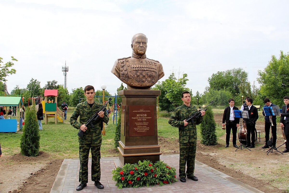 Напомним, что в рамках Всероссийского благотворительного патриотического проекта «Аллея Российской Славы», 12 марта общественная организации молодёжи села Эдиссия «Ноев Ковчег» организовала...-5