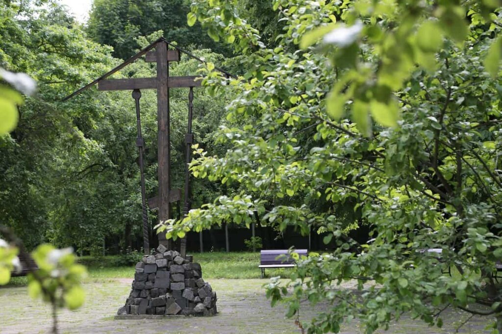 Первый крест на Бутовском полигоне