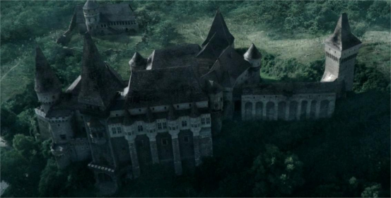 Замок Корвинов. Источник: recommend.ru