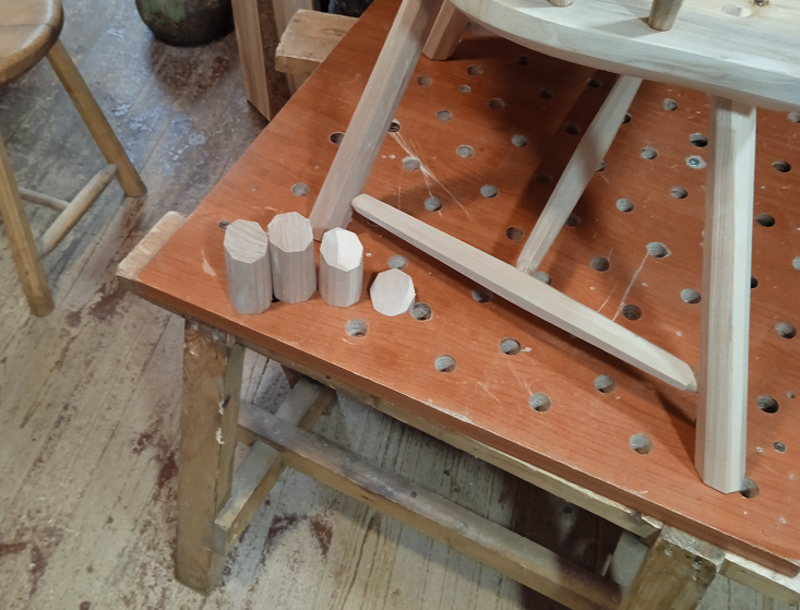 вот уже отпиленные ножки.