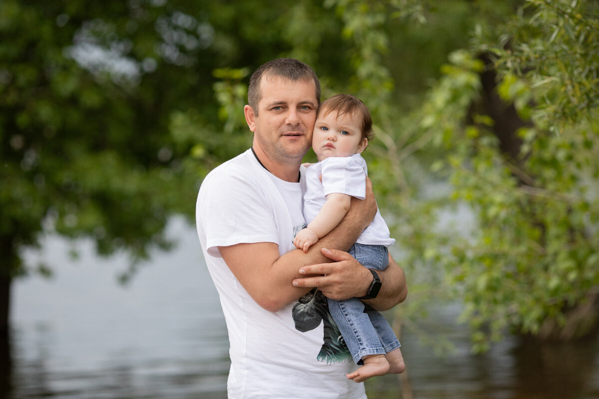 Саша любит быть полезным...