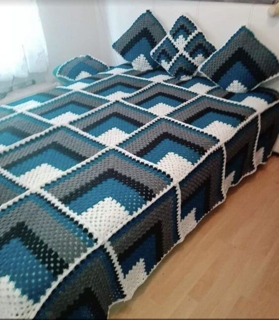 Плед из мотивов с 3-д эффектом