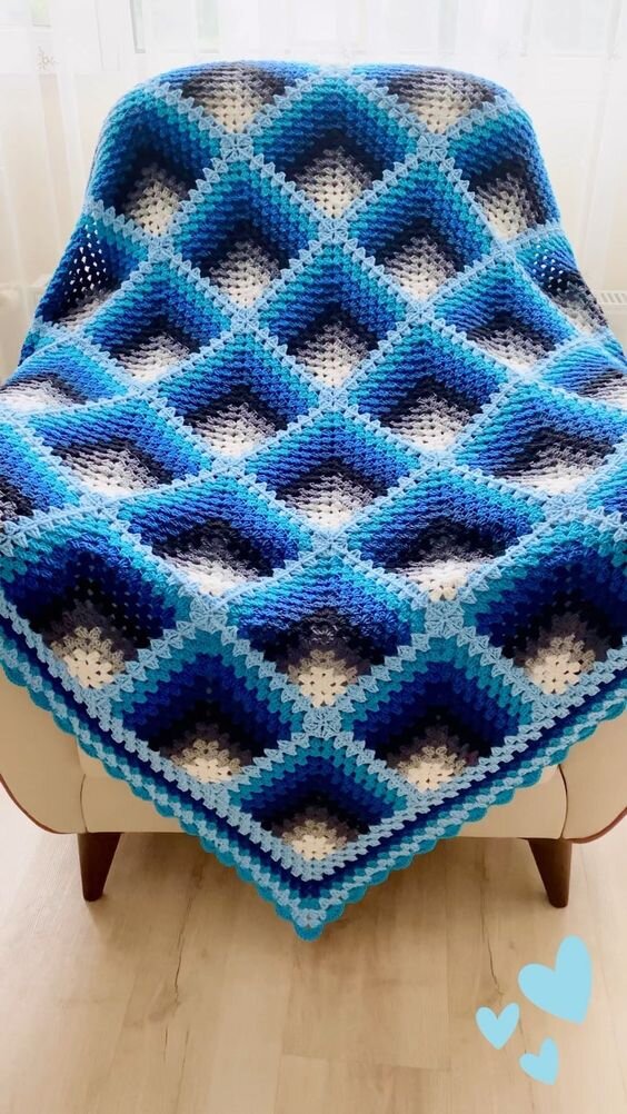 Плед из мотивов с 3-д эффектом