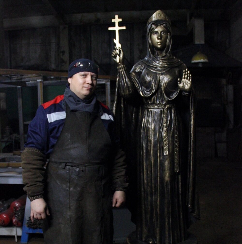    Первая работа Ильшата была посвящена оберегу шахтёров — святой Варваре. Фото: Из личного архива