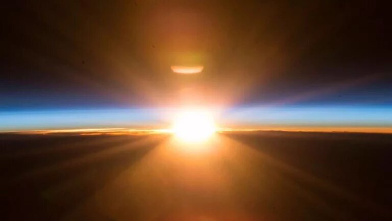    На поверхности Солнца произошли две сильные вспышки Кристина Просвиркина